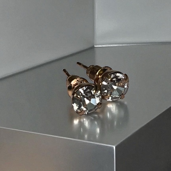 Rhinestone Stud Earrings Classic Everyday Sparkle - Picture 1 of 1